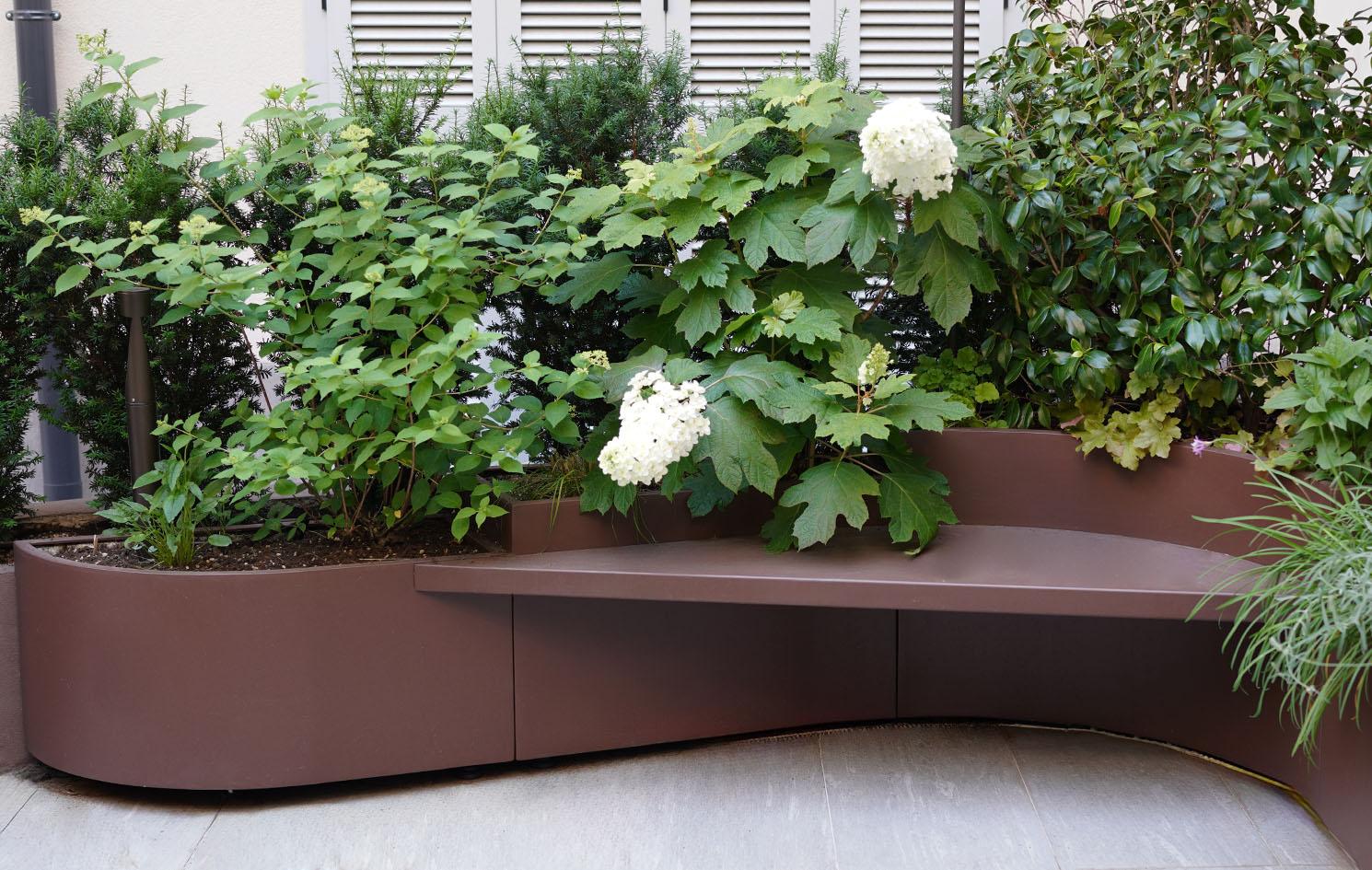 elunapiena_il cortile_fioriere personalizzate